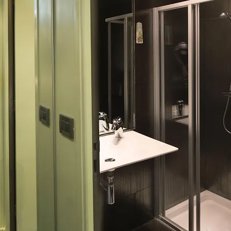 Otel Le Fabe Paris