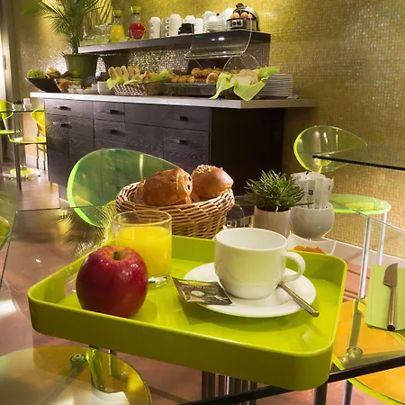 Otel Le Fabe Paris