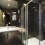 Отель Le Fabe Париж