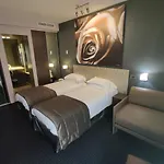 Отель Le Fabe Париж